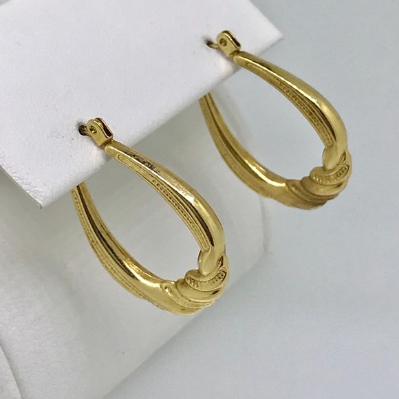Jewelry - NWT 14 kt yellow gold hoop earrings